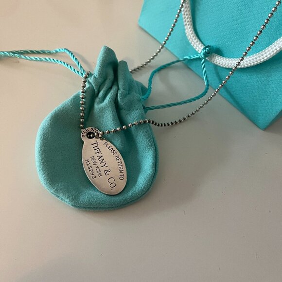 TIFFANY & CO. - PLEASE RETURN TO - PENDANT IN STERLING SILVER 925 WITH CHAIN - Picture 1 of 4
